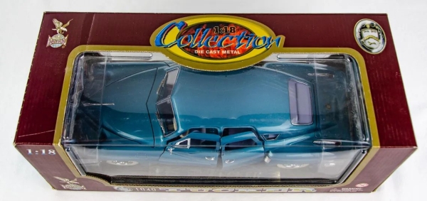 Road Signature Tucker Torpedo 1948 DieCast Model in original box (3711)